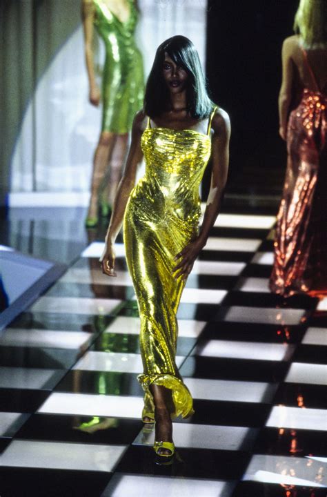 versace brautkleid naomi campbell